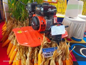 Inilah alat pertanian moderen tampak ada kultifator atau traktor mini juga ada konseler atau pemilpil jagung, saat HUT Sultra di Kolaka Timur